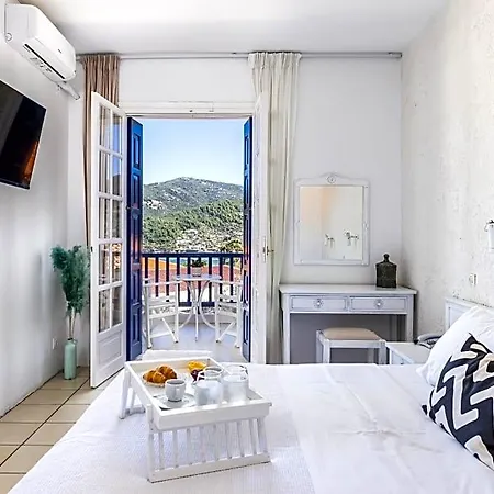 Aperitton Hotel Skopelos Town